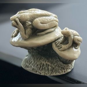 Limited Edition Georgia Marble Frogs